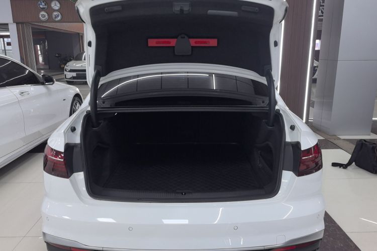 奥迪A4L 2022款 40 TFSI 时尚动感型局部细节23