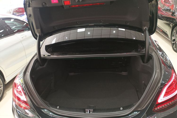 奔驰C级 2021款 C 260 L 运动版局部细节23