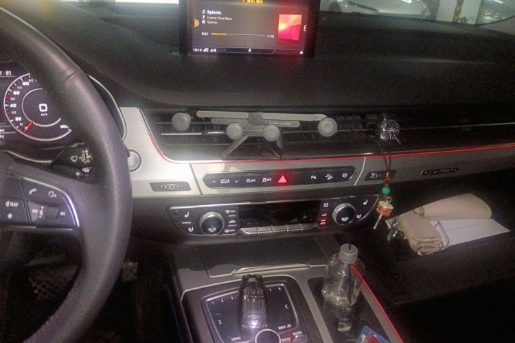 奥迪Q7 2019款 45 TFSI S line运动型中控内饰16