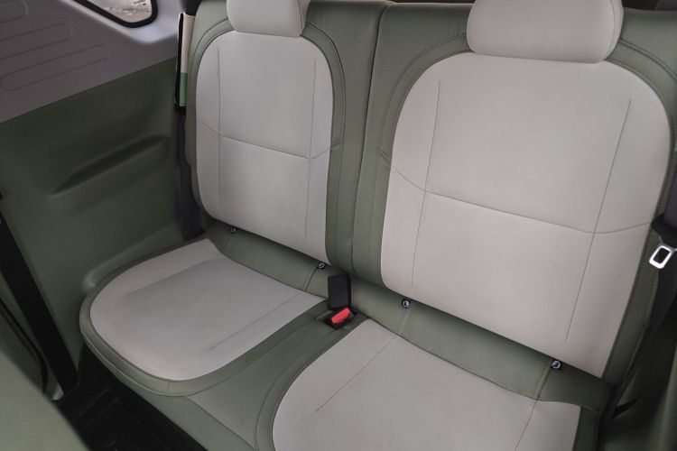 吉利银河 2025款 210km 熊猫骑士中控内饰21