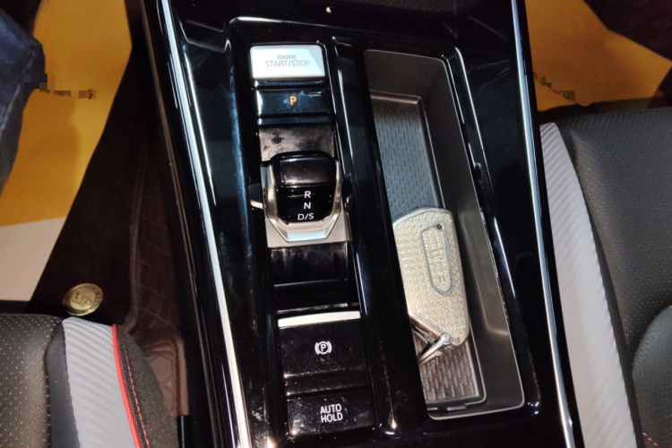 大众 2025款 凌渡L 280TSI DSG酷辣版局部细节18