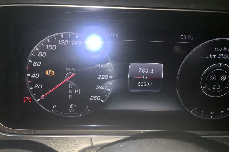 奔驰E级 2019款 E 200 L中控内饰15