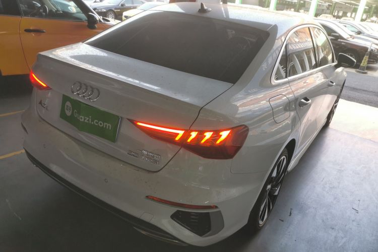 奥迪A3 2024款 A3L Limousine 35 TFSI 时尚运动型车身外观7