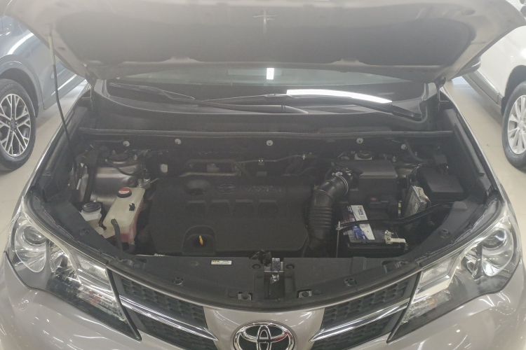 丰田 RAV4荣放 2015款 2.0L CVT两驱风尚版局部细节24