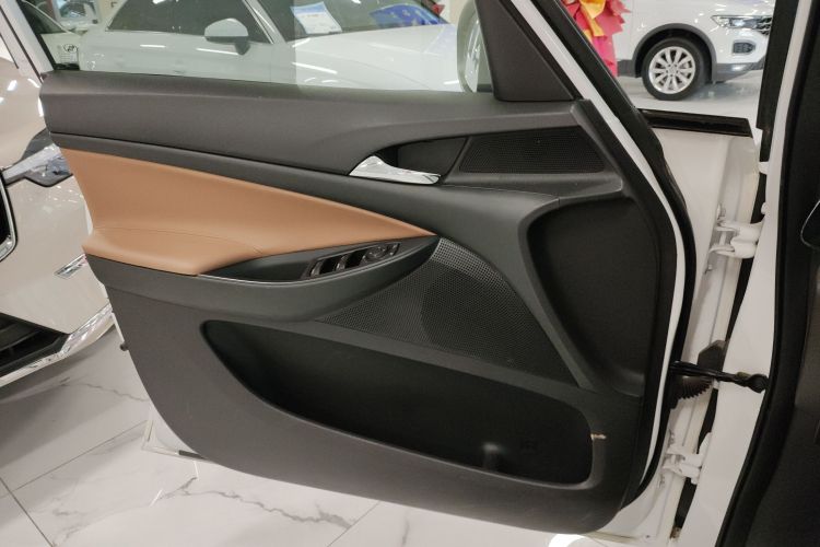 别克GL6 2021款 323T 轻混动互联豪华型中控内饰47