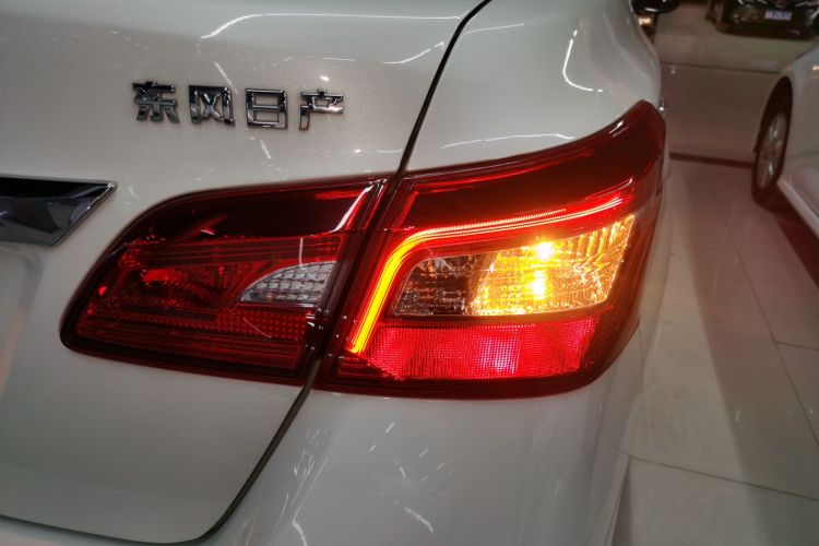 日产 轩逸 2024款 经典 1.6XE CVT舒适版车身外观6006