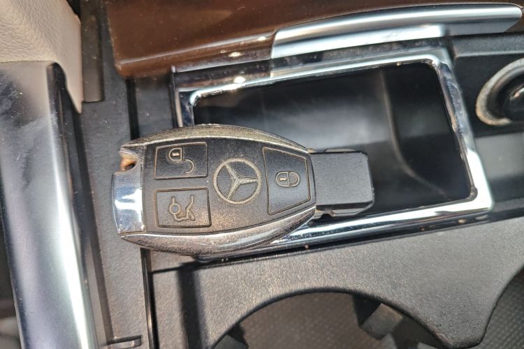 奔驰E级 2015款 改款 E 260 L中控内饰11