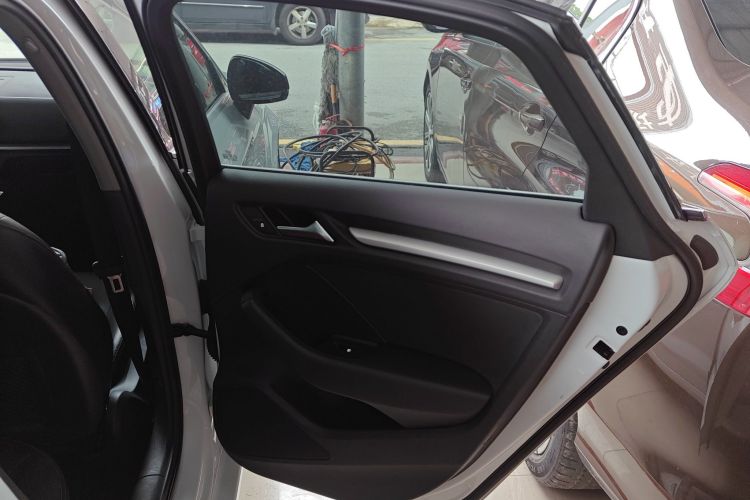 奥迪A3 2018款 30周年年型 Limousine 35 TFSI 进取型中控内饰7006