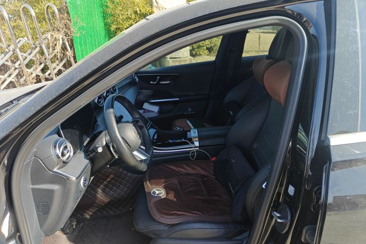 奔驰C级 2023款 C 260 L 运动版中控内饰19