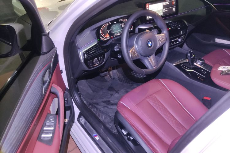 宝马5系 2023款 改款 530Li 领先型 M运动套装中控内饰20