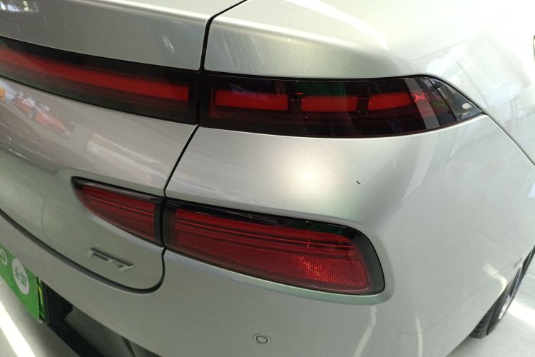 小鹏P7 2023款 P7i 702 Pro车身外观9