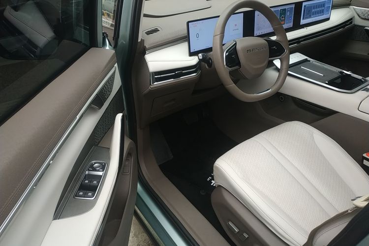 上汽大通MAXUS 大家7 2024款 605km 森林加长续航版中控内饰7003