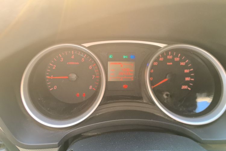 五菱汽车 五菱宏光 2019款 1.5L S标准型国VI LAR中控内饰14