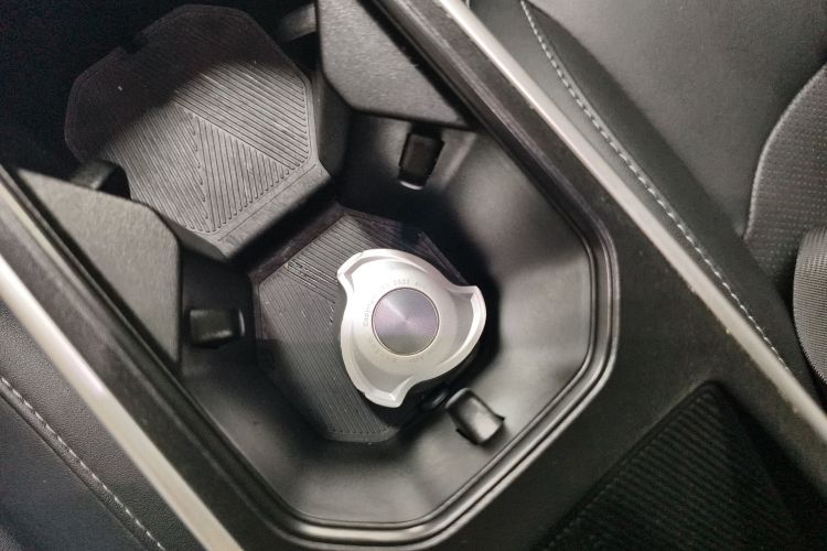 哪吒汽车 哪吒V 2022款 潮 300 Lite 三元锂中控内饰11