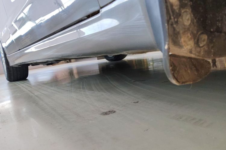 福特 蒙迪欧 2013款 2.0L GTDi200时尚型机舱底盘29