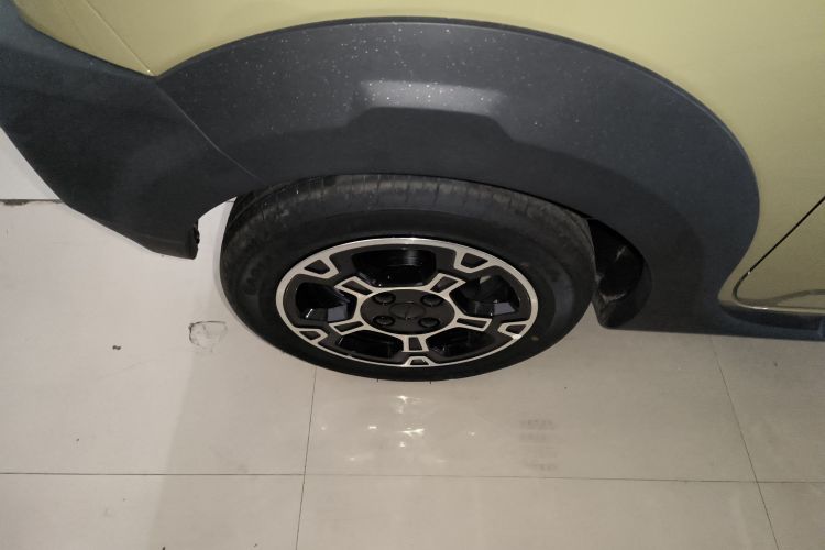 吉利银河 2025款 210km 熊猫骑士车身外观6008