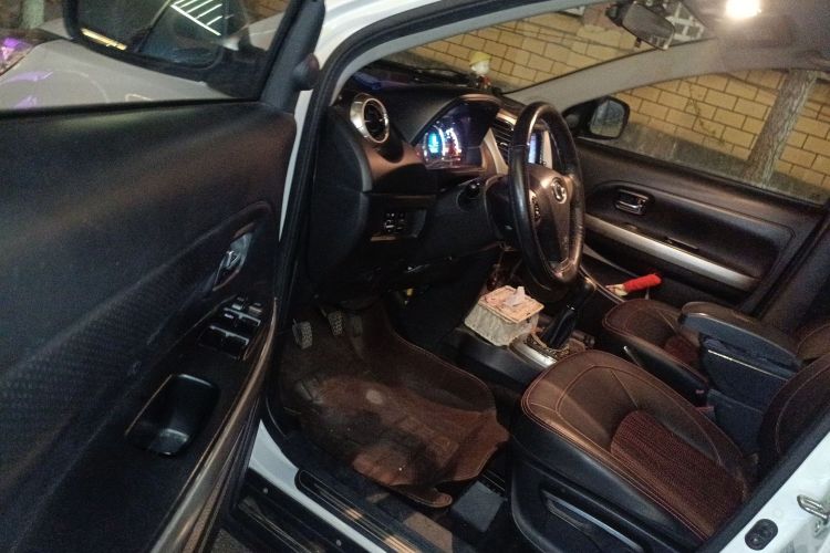 长城M4 2012款 1.5L 手动舒适型中控内饰20