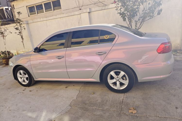 大众 朗逸 2013款 改款经典 1.6L 手动风尚版车身外观4