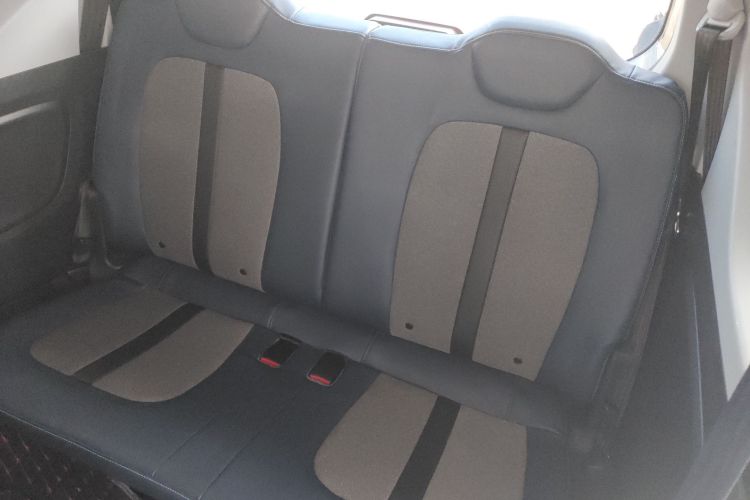 五菱汽车 宏光MINIEV 2022款 GAMEBOY 300km 玩咖款 磷酸铁锂中控内饰21