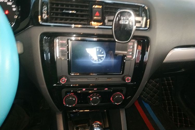 大众 速腾 2017款 230TSI 自动舒适型中控内饰16