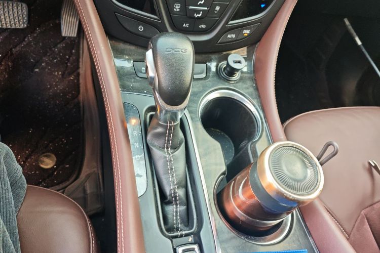 别克 昂科威 2016款 20T 两驱精英型中控内饰18