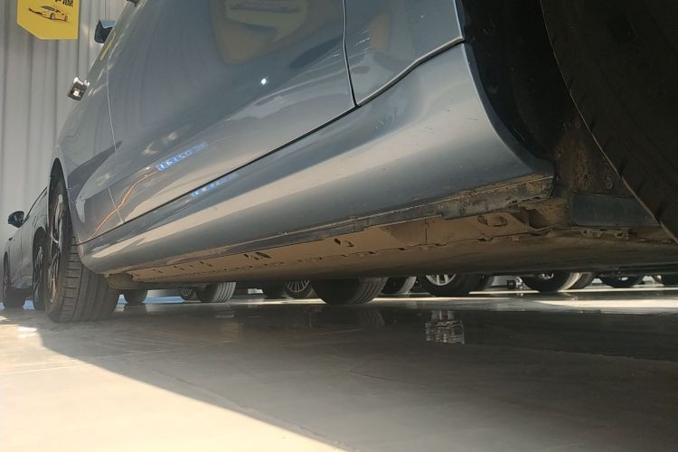 鸿蒙智行 问界M5 2022款 纯电后驱标准版局部细节9001