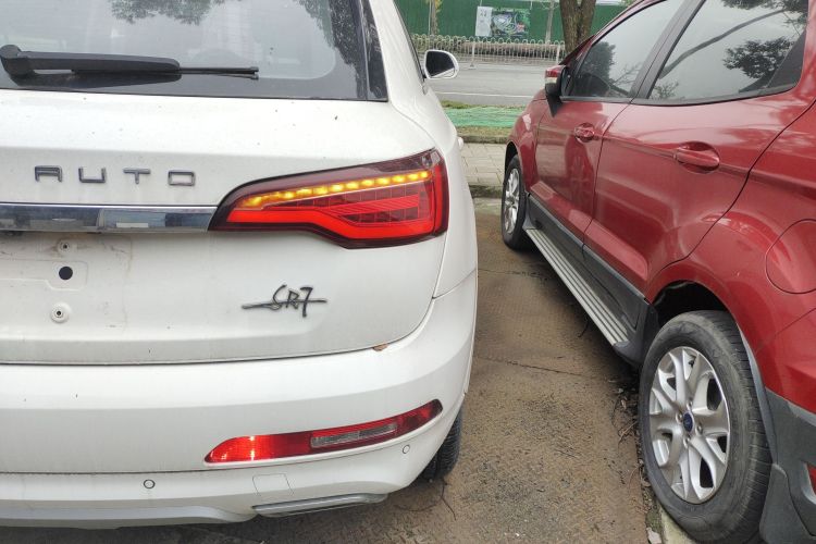 众泰SR7 2016款 1.5T CVT魔方之路版 国V车身外观9