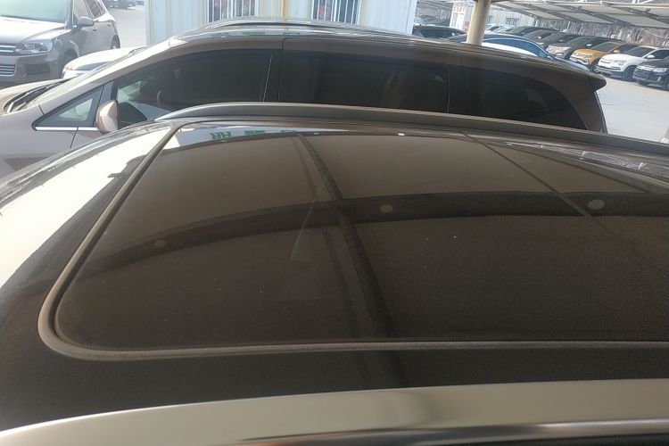 红旗HS5 2023款 2.0T 四驱旗享Pro版局部细节57