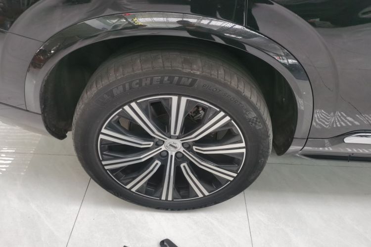 沃尔沃XC90 2023款 B6 智逸豪华版 7座车身外观6008