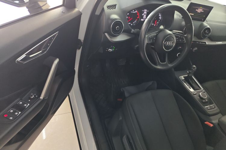 奥迪Q2L 2020款 35 TFSI 进取动感型中控内饰7003