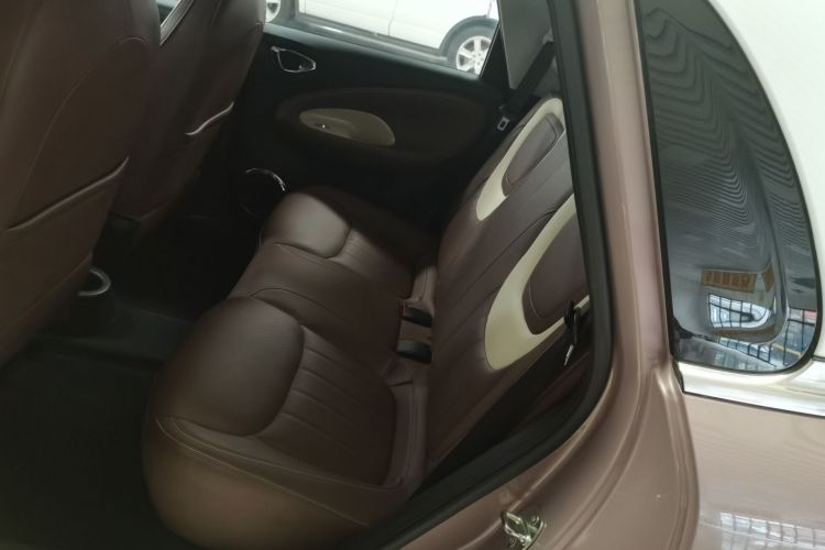 五菱汽车 五菱缤果 2023款 333km 灵犀互联款中控内饰21