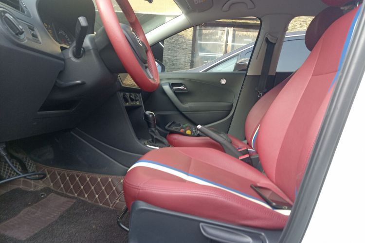 大众 Polo 2016款 1.4L 自动风尚型中控内饰19