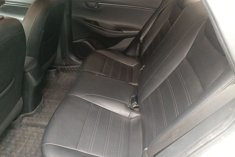 现代 悦动 2018款 1.6L 自动悦目版GL 国V中控内饰21