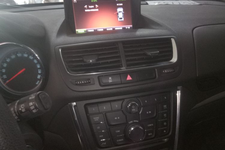 别克 昂科拉 2015款 1.4T 自动两驱都市精英型中控内饰16