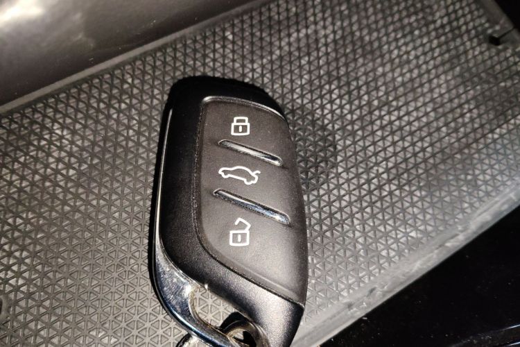 名爵 MG4 EV 2023款 415km 出海冠军版中控内饰11