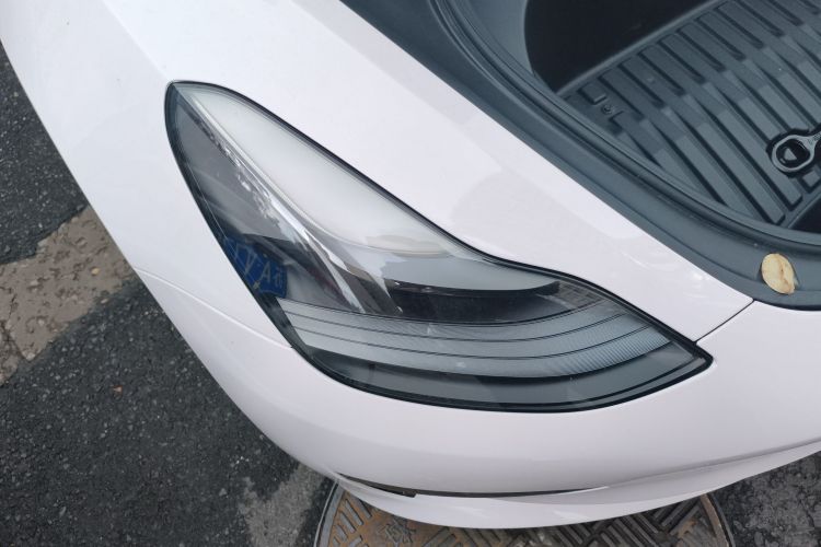 特斯拉 Model 3 2022款 后轮驱动版车身外观8