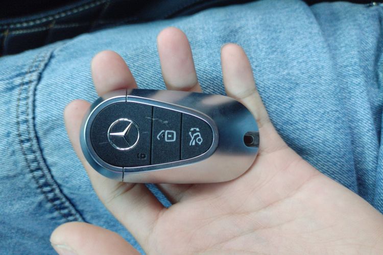 奔驰C级 2022款 C 200 L 运动版中控内饰11