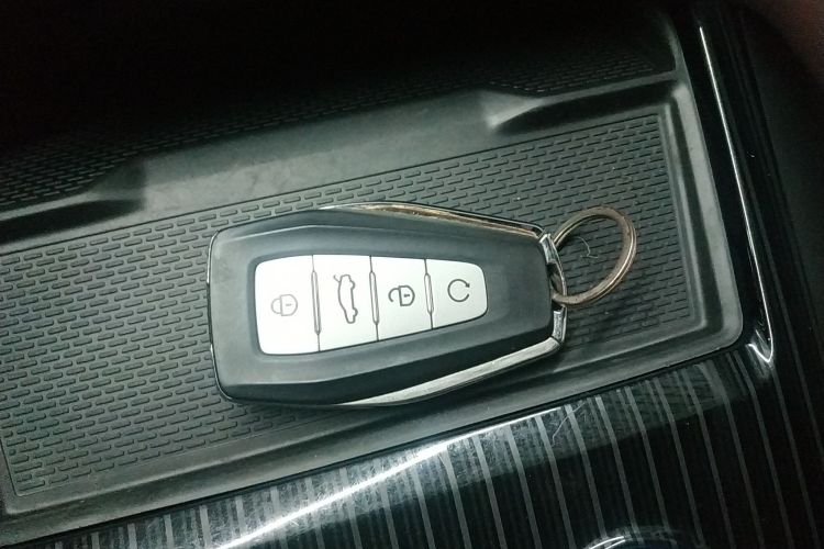 吉利汽车 星越L 2021款 2.0TD DCT EVO两驱智尊型中控内饰7001