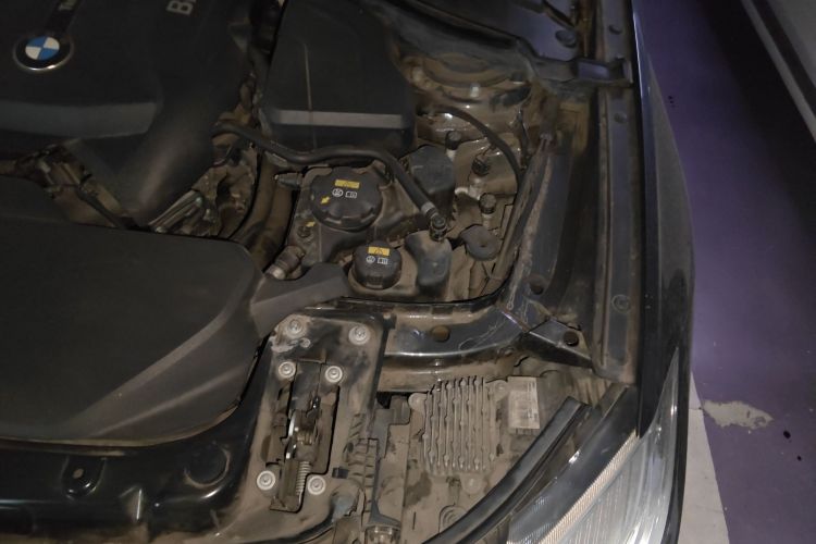 宝马3系GT 2019款 320i 时尚型局部细节9007