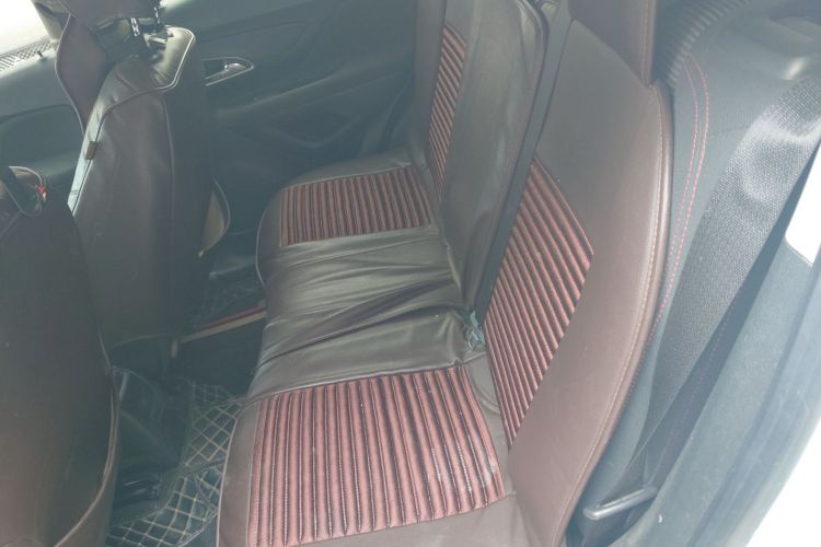 别克 昂科拉 2015款 1.4T 自动两驱都市精英型中控内饰21