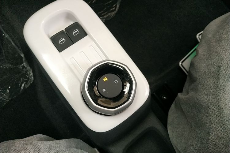 吉利银河 熊猫 2025款 210km 元气熊中控内饰18