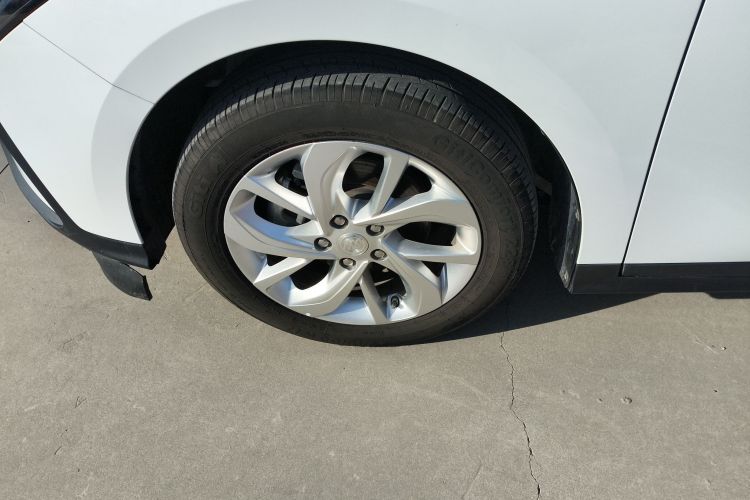 别克 微蓝6 2023款 430km 出行版车身外观6007