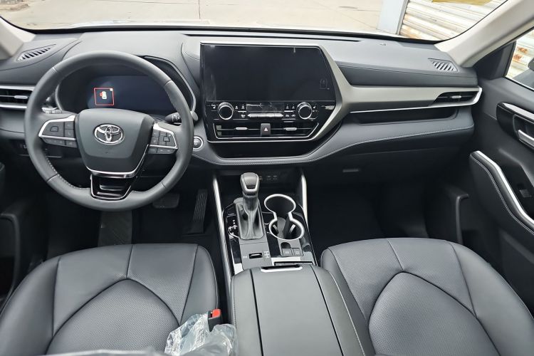 丰田 汉兰达 2024款 2.5L智能电混双擎两驱豪华版 7座中控内饰7002