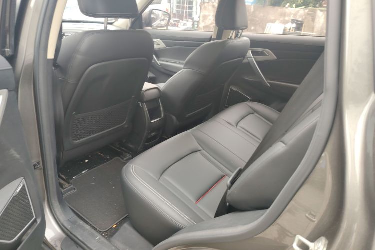 吉利汽车 博越 2018款 2.0L 手动两驱智雅型中控内饰7001