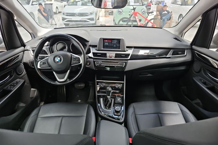 宝马2系旅行车 2019款 218i 领先型中控内饰7007