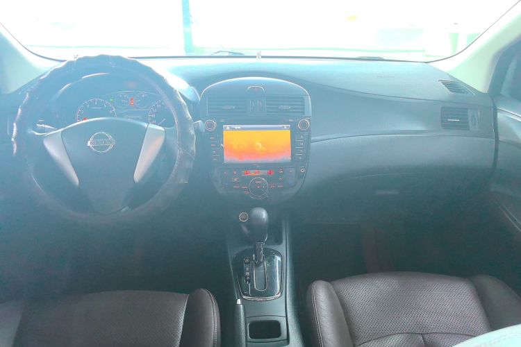 日产 骐达TIIDA 2014款 1.6L CVT酷咖版中控内饰7003