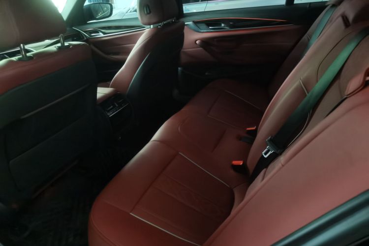 宝马5系 2021款 改款 525Li 豪华套装中控内饰7001