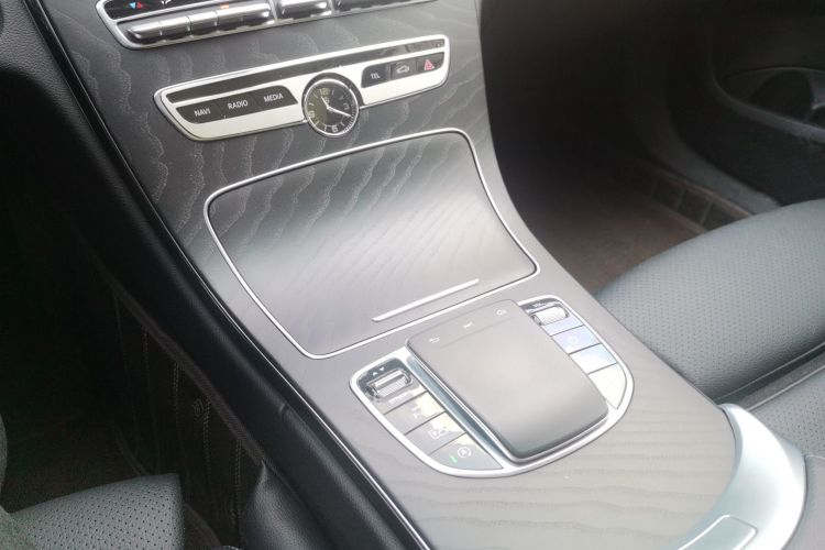 奔驰C级 2021款 C 260 L 运动星耀臻藏版中控内饰7007