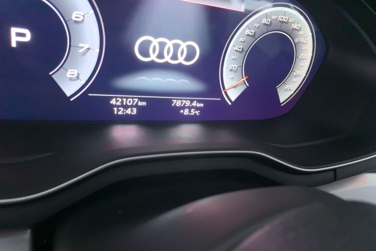 奥迪A4L 2020款 40 TFSI 豪华动感型中控内饰15