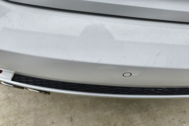 奥迪A4L 2018款 30周年年型 30 TFSI 进取型局部细节9004